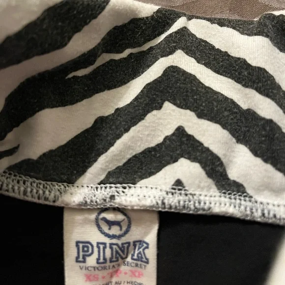 Victoria’s Secret PINK size XS black cropped leggings - Picture 3 of 3